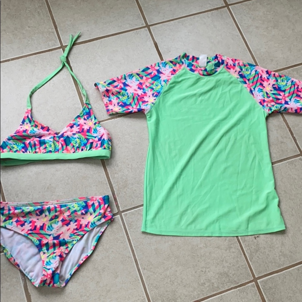 Multi colored swim set